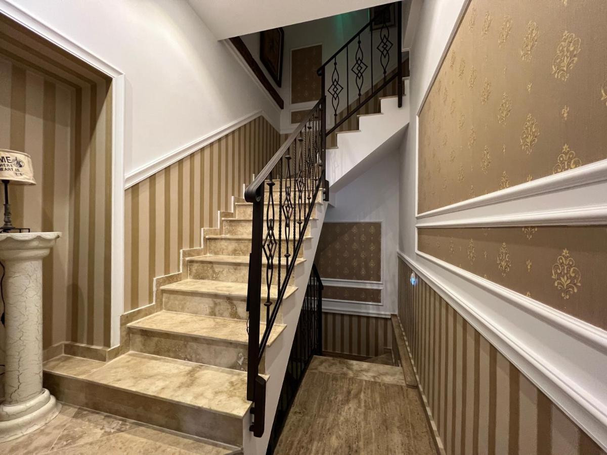 Hotel Boutique Cathedral Plaza Residences Room For Rent Downtown ブカレスト エクステリア 写真