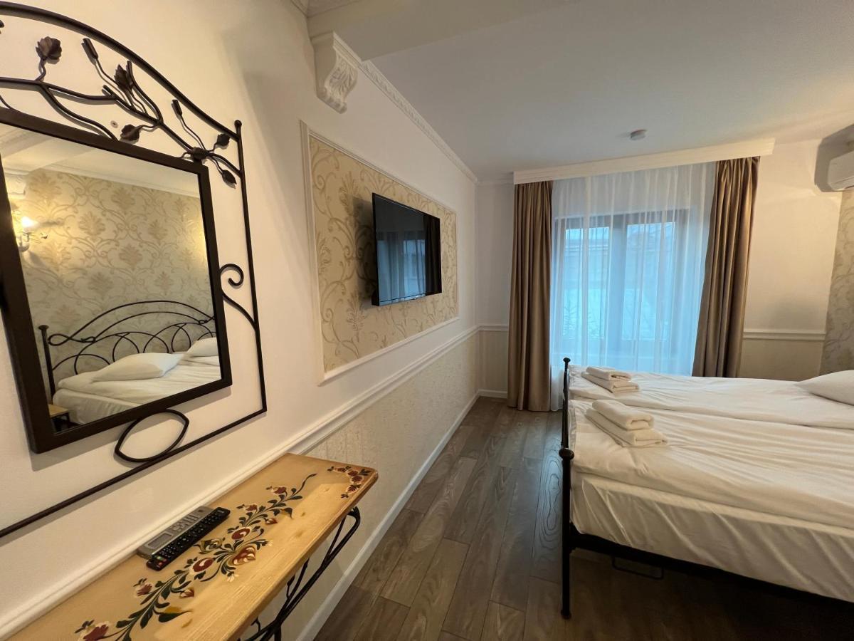 Hotel Boutique Cathedral Plaza Residences Room For Rent Downtown ブカレスト エクステリア 写真
