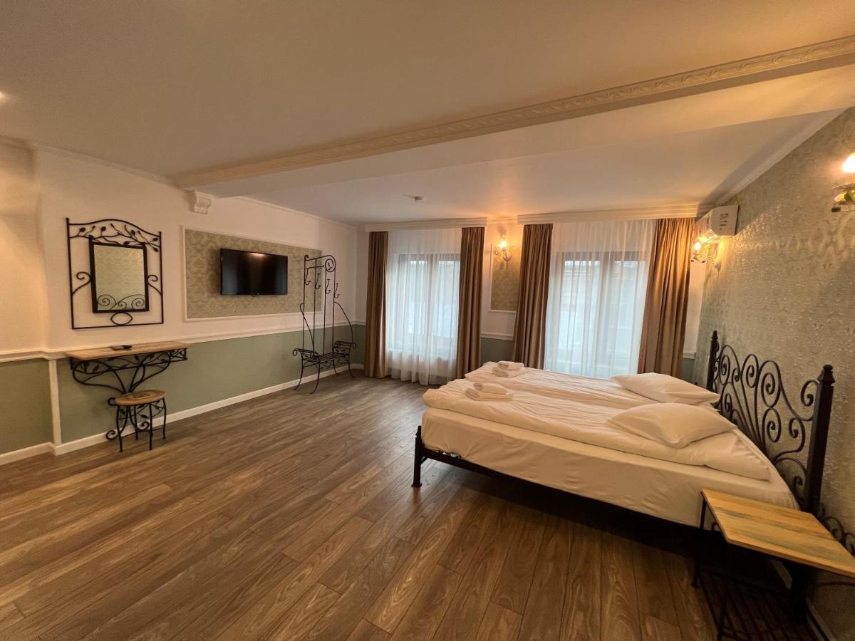 Hotel Boutique Cathedral Plaza Residences Room For Rent Downtown ブカレスト エクステリア 写真