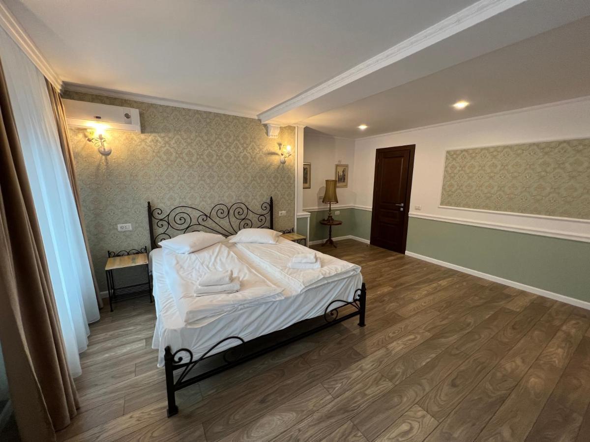 Hotel Boutique Cathedral Plaza Residences Room For Rent Downtown ブカレスト エクステリア 写真