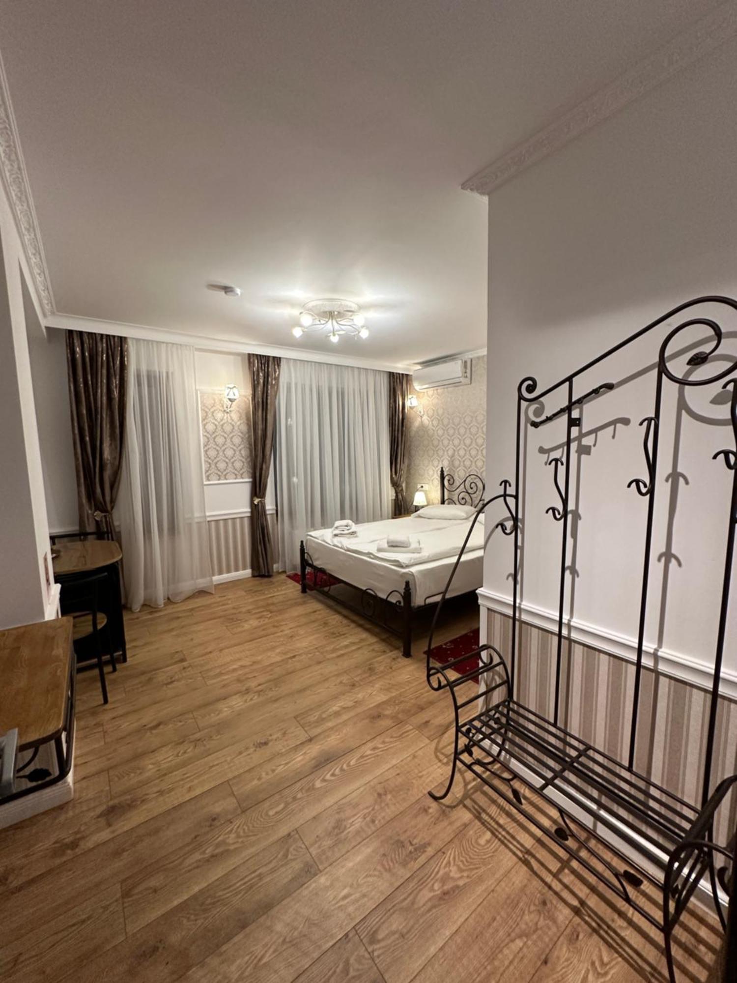 Hotel Boutique Cathedral Plaza Residences Room For Rent Downtown ブカレスト エクステリア 写真