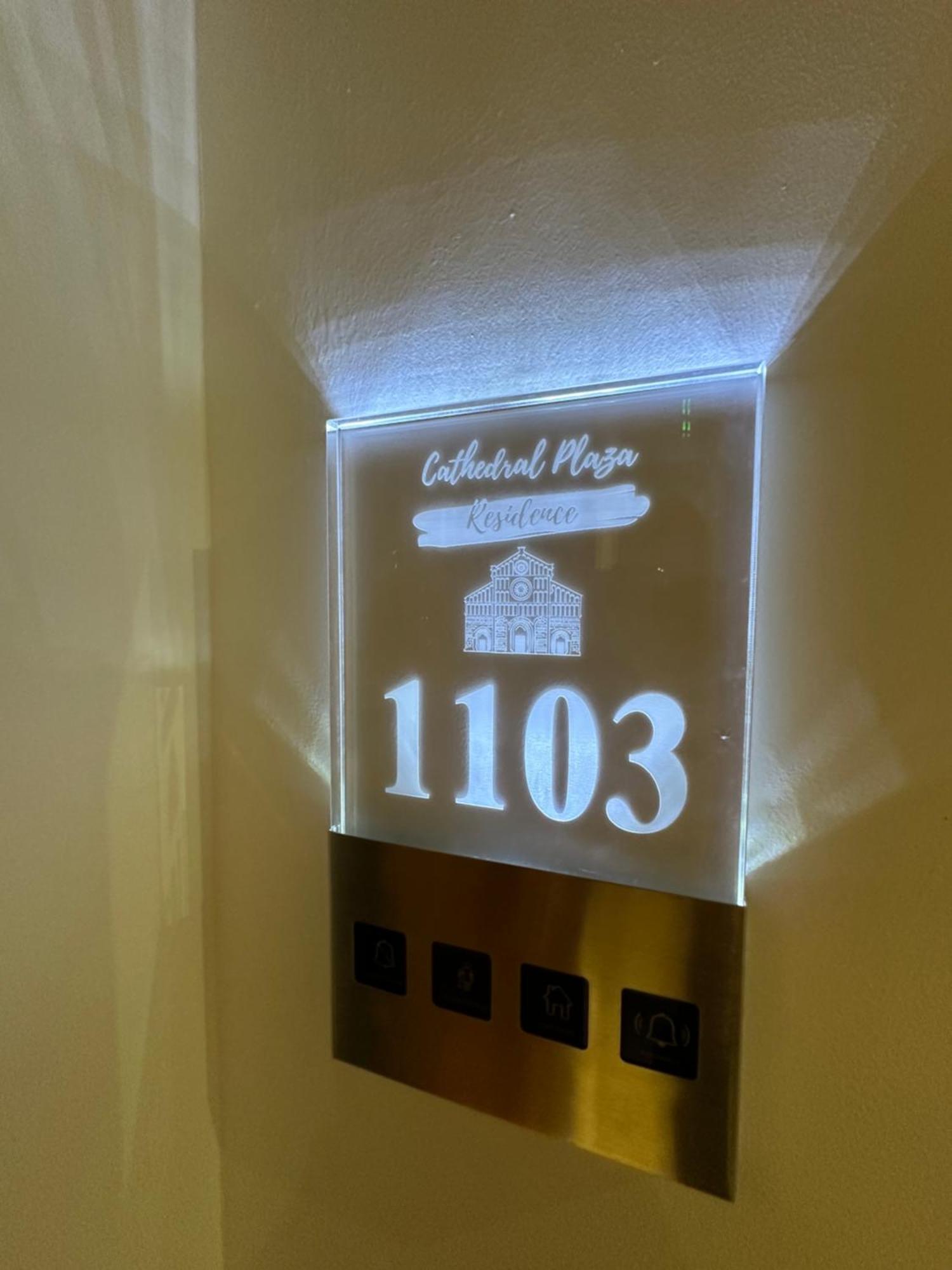 Hotel Boutique Cathedral Plaza Residences Room For Rent Downtown ブカレスト エクステリア 写真