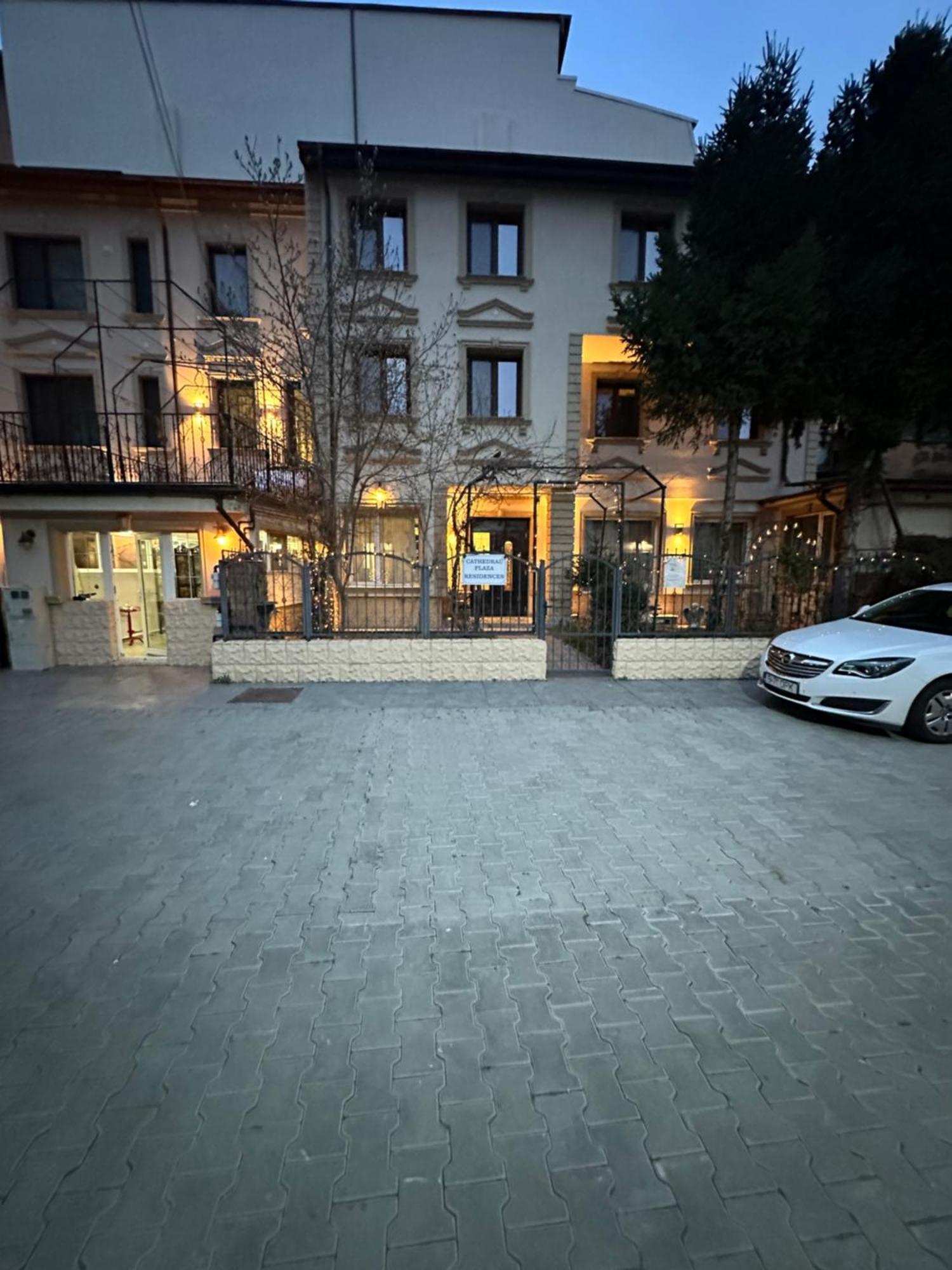 Hotel Boutique Cathedral Plaza Residences Room For Rent Downtown ブカレスト エクステリア 写真